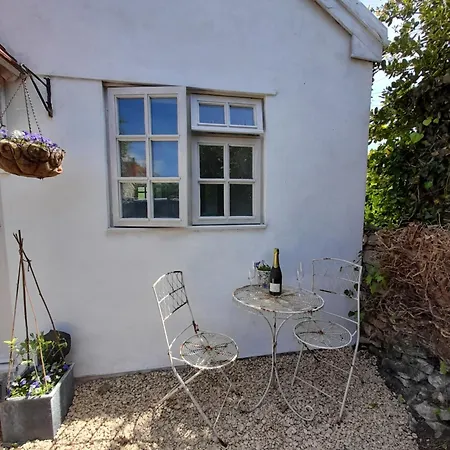 My Little Studio Farmborough Exterior photo